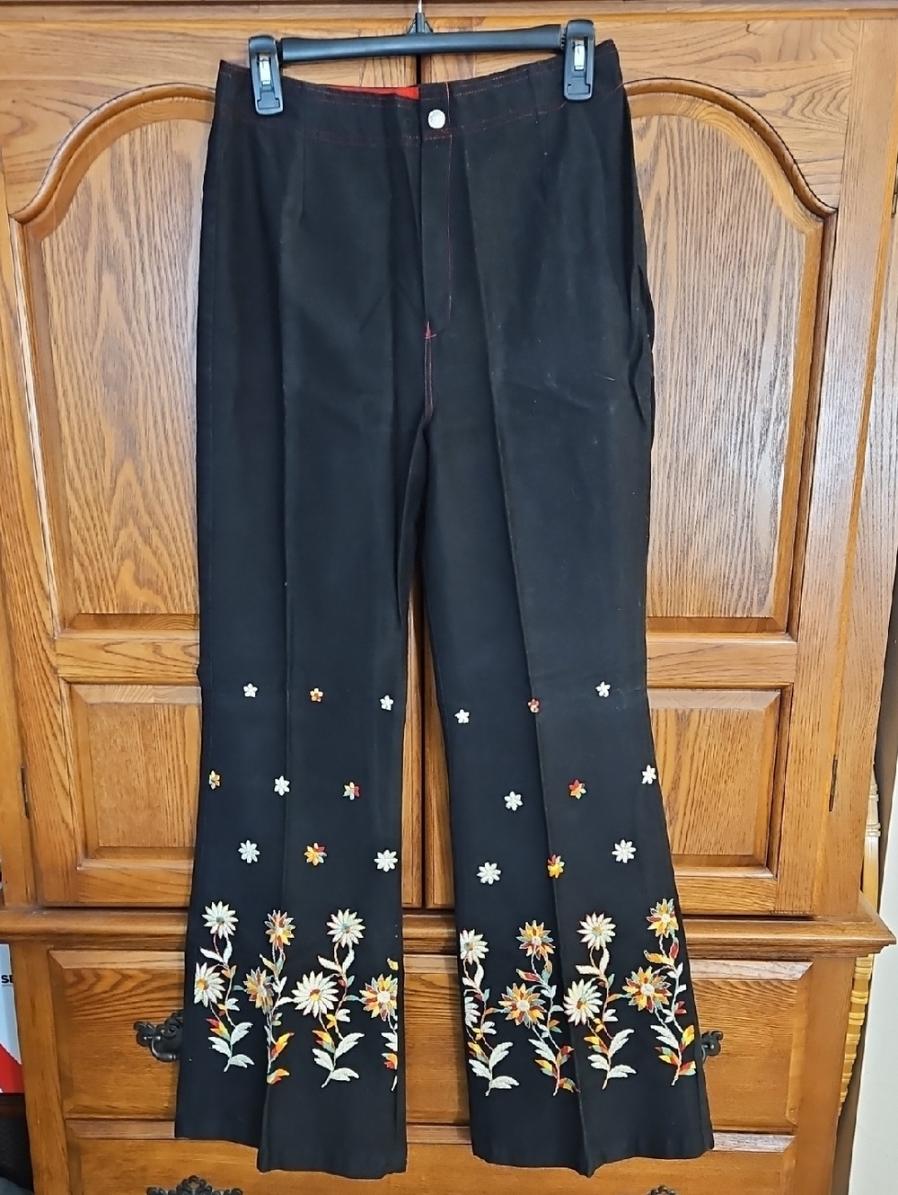 Cintage Black Floral Embroidered Flare Pants